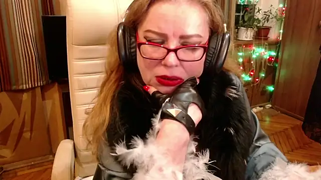 Miss Tress online show from 05-15-26, 04:58