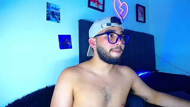 Snapshot of AlanDaviss chatting on 03-21-25, 01:13 AlanDaviss online show from 03-21-25, 01:13