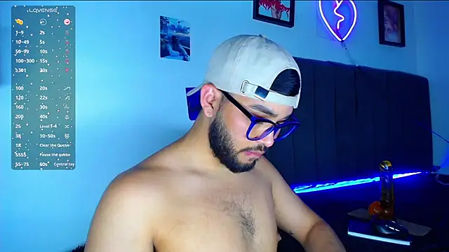 Snapshot of AlanDaviss chatting on 03-21-25, 04:17 AlanDaviss online show from 03-21-25, 04:17