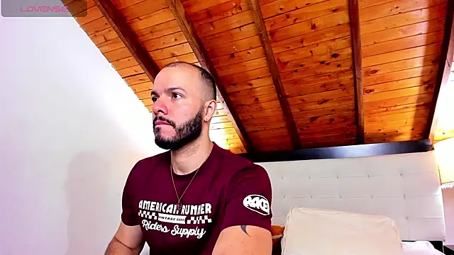 Tom Bailey online show from 10-21-25, 12:28