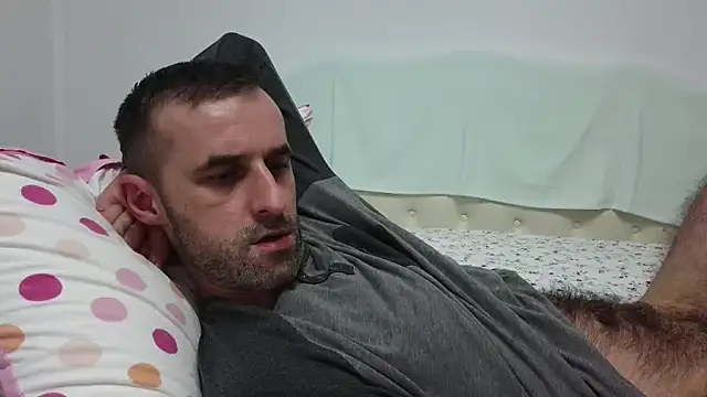 Snapshot of stevenpit chatting on 01-05-25, 10:40 stevenpit online show from 01-05-25, 10:40