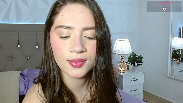 Snapshot of Gwen_drew chatting on 03-14-26, 01:27 Gwen drew online show from 03-14-26, 01:27