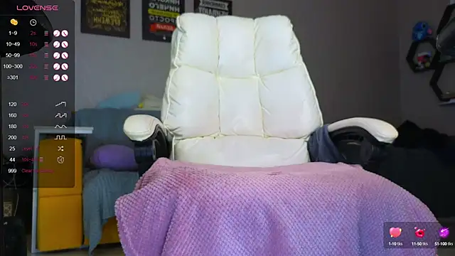  Queen lady  online show from 09-28-25, 11:15