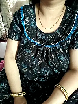 Snapshot of cuteyqueen chatting on 02-20-26, 06:48 cuteyqueen online show from 02-20-26, 06:48