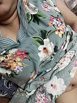 Snapshot of cuteyqueen chatting on 03-01-26, 10:06 cuteyqueen online show from 03-01-26, 10:06