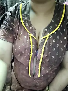 Snapshot of cuteyqueen chatting on 03-05-26, 12:01 cuteyqueen online show from 03-05-26, 12:01