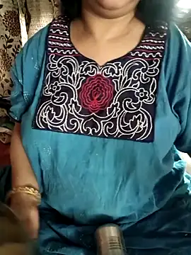 Snapshot of cuteyqueen chatting on 03-10-26, 05:45 cuteyqueen online show from 03-10-26, 05:45