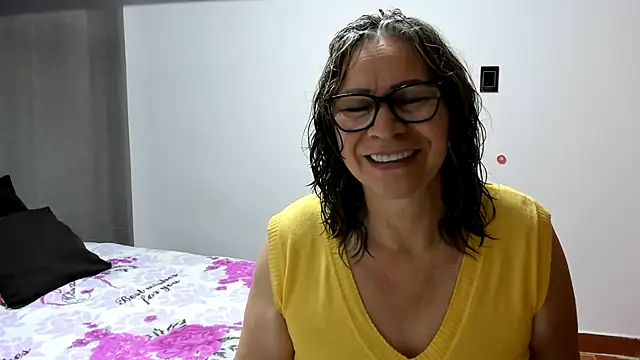 Snapshot of Carlaa-69 chatting on 06-24-26, 09:19 Carlaa-69 online show from 06-24-26, 09:19