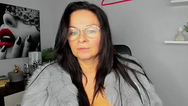 HelenLuxx online show from 01-11-25, 02:36