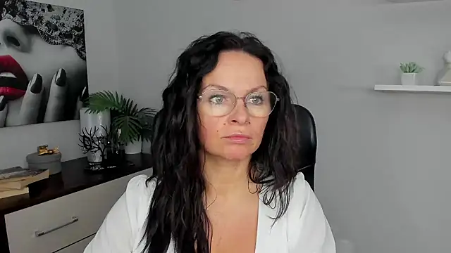 HelenLuxx online show from 01-24-25, 10:11