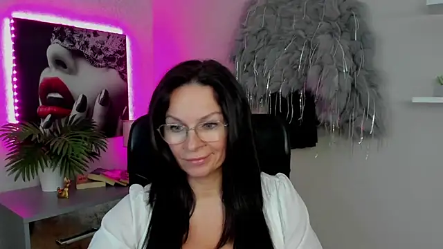 HelenLuxx online show from 03-03-25, 05:29