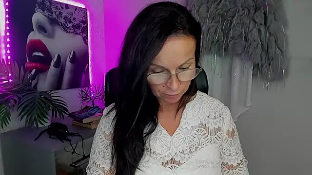 HelenLuxx online show from 09-09-25, 12:37