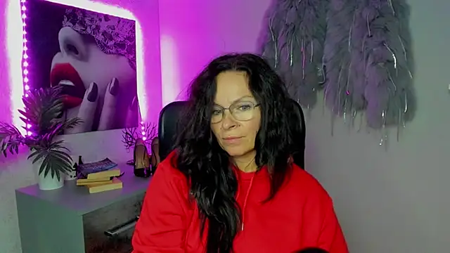 HelenLuxx online show from 10-16-25, 05:47