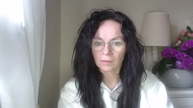 HelenLuxx online show from 10-21-25, 06:14