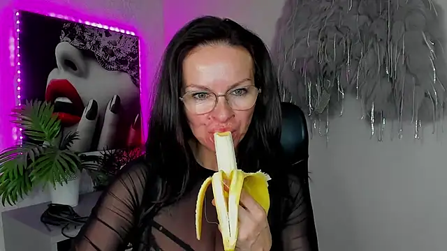 HelenLuxx online show from 03-25-26, 03:40