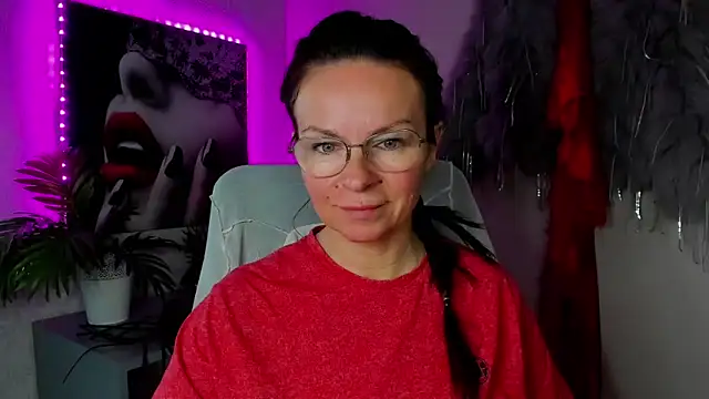 HelenLuxx online show from 05-02-26, 06:29