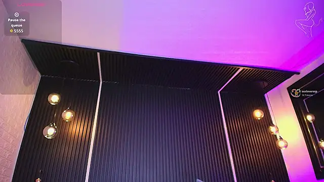 Snapshot of _Holly_Cat chatting on 11-10-25, 10:31 Holly Cat online show from 11-10-25, 10:31