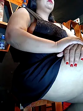 Snapshot of Marcela87 chatting on 02-27-25, 05:36 Marcela87 online show from 02-27-25, 05:36