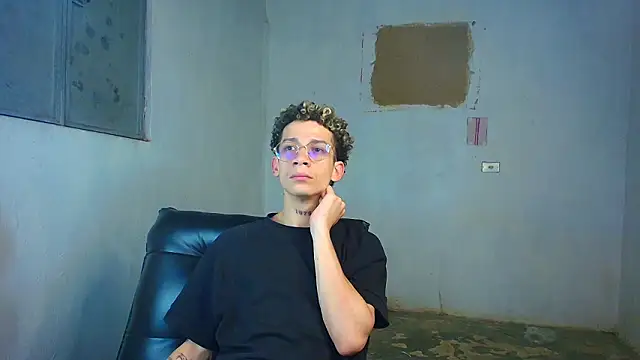 Snapshot of mateodeamjo chatting on 02-24-26, 05:27 mateodeamjo online show from 02-24-26, 05:27