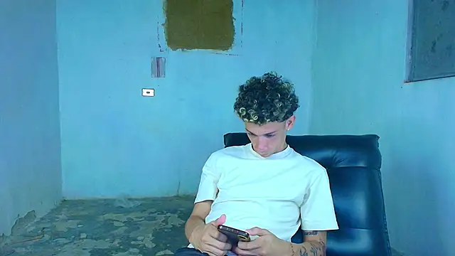 Snapshot of mateodeamjo chatting on 03-17-26, 01:10 mateodeamjo online show from 03-17-26, 01:10