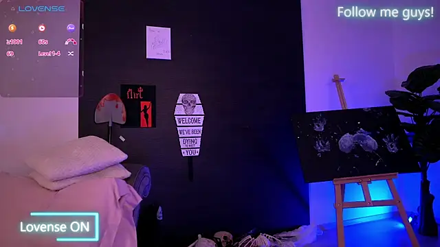 Snapshot of AriaVoss chatting on 10-28-25, 09:50 AriaVoss online show from 10-28-25, 09:50