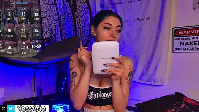 Snapshot of AriaVoss chatting on 04-28-26, 10:04 AriaVoss online show from 04-28-26, 10:04