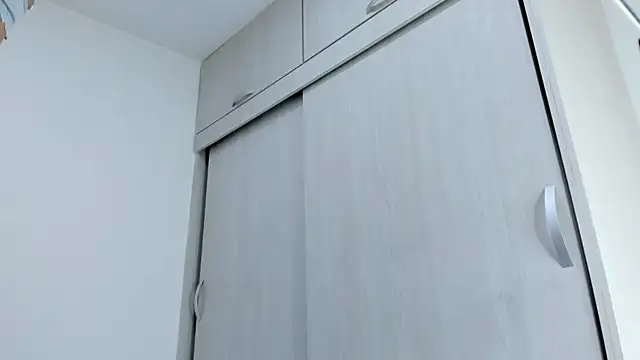 Amelia Debora Antonella online show from 01-11-26, 01:27