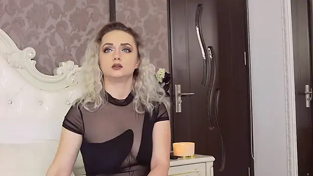 EllianaReese online show from 02-18-25, 03:10