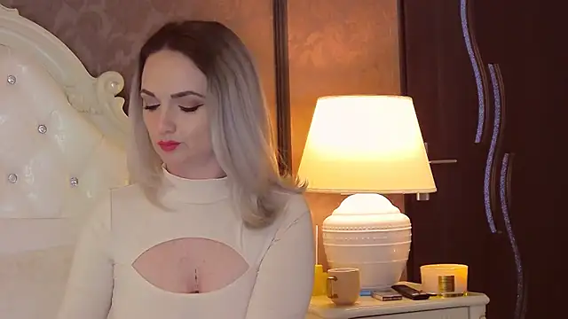 EllianaReese online show from 03-12-25, 06:29