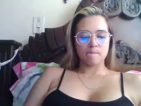 trianabell online show from 12-12-24, 05:04