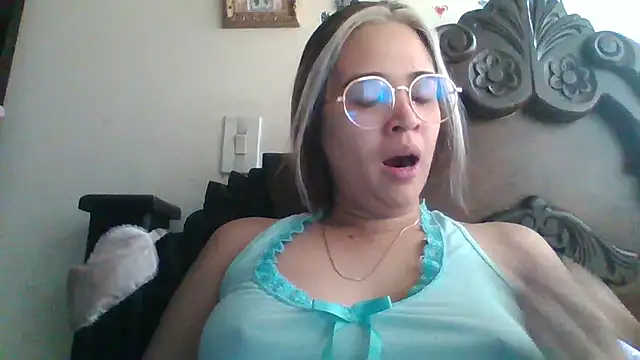 trianabell online show from 12-26-24, 03:53