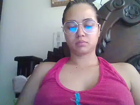 trianabell online show from 02-24-25, 04:26