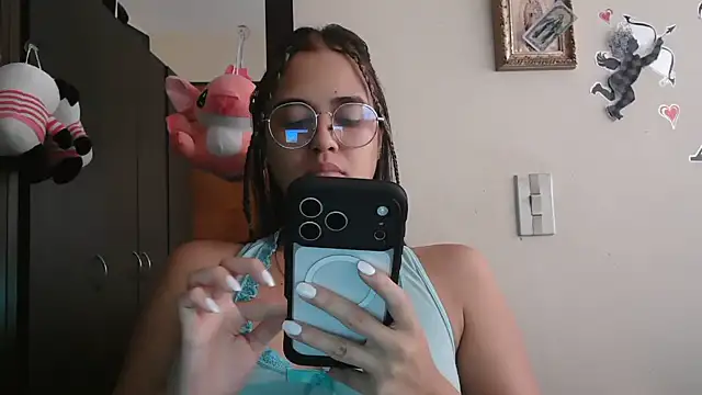 trianabell online show from 06-17-26, 03:02