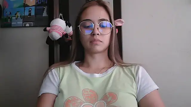 trianabell online show from 06-25-26, 04:44