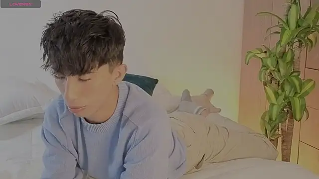 Snapshot of FabianPriince chatting on 10-10-25, 08:08 FabianPriince online show from 10-10-25, 08:08