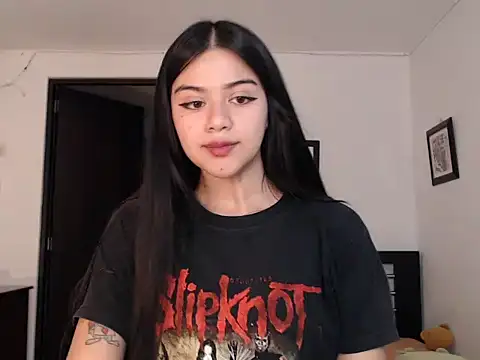 Snapshot of angelbeat_ chatting on 01-12-25, 12:49 angelbeat online show from 01-12-25, 12:49
