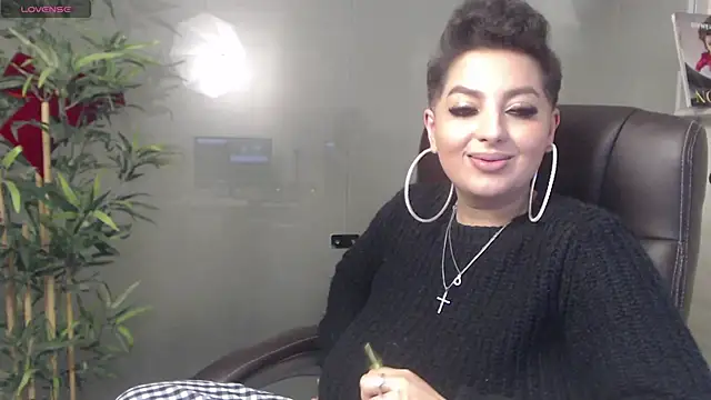 Snapshot of BustyAllyy chatting on 12-19-24, 01:18 BustyAllyy online show from 12-19-24, 01:18