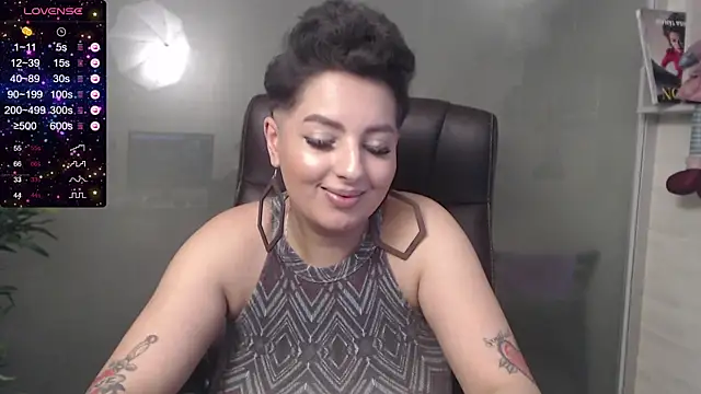 Snapshot of BustyAllyy chatting on 01-06-25, 02:15 BustyAllyy online show from 01-06-25, 02:15