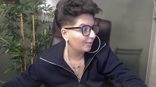 Snapshot of BustyAllyy chatting on 01-08-25, 12:28 BustyAllyy online show from 01-08-25, 12:28