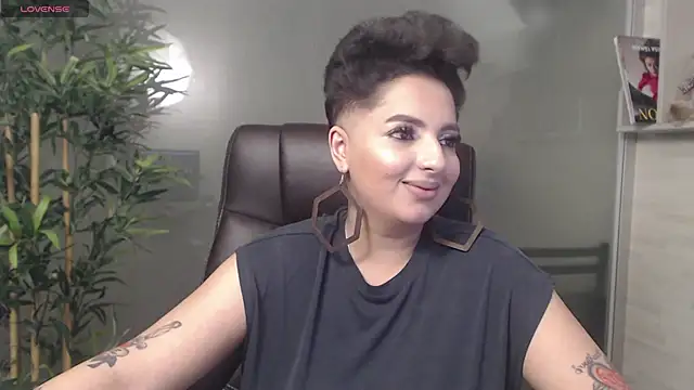 Snapshot of BustyAllyy chatting on 01-11-25, 12:44 BustyAllyy online show from 01-11-25, 12:44