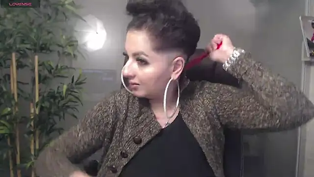 Snapshot of BustyAllyy chatting on 01-14-25, 12:22 BustyAllyy online show from 01-14-25, 12:22