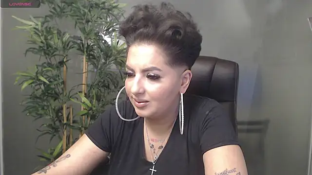 Snapshot of BustyAllyy chatting on 01-22-25, 08:49 BustyAllyy online show from 01-22-25, 08:49