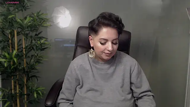 Snapshot of BustyAllyy chatting on 02-03-25, 02:25 BustyAllyy online show from 02-03-25, 02:25