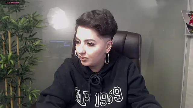 Snapshot of BustyAllyy chatting on 02-03-25, 11:47 BustyAllyy online show from 02-03-25, 11:47