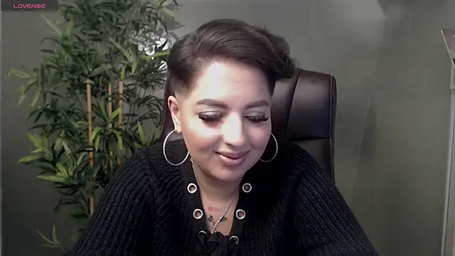 Snapshot of BustyAllyy chatting on 02-05-25, 01:04 BustyAllyy online show from 02-05-25, 01:04