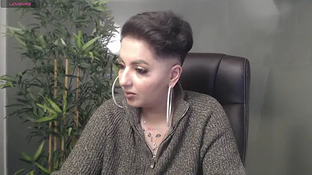 Snapshot of BustyAllyy chatting on 02-14-25, 01:56 BustyAllyy online show from 02-14-25, 01:56