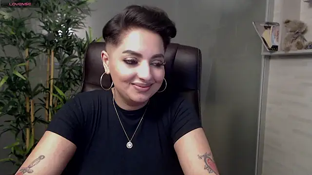 Snapshot of BustyAllyy chatting on 02-28-25, 01:58 BustyAllyy online show from 02-28-25, 01:58
