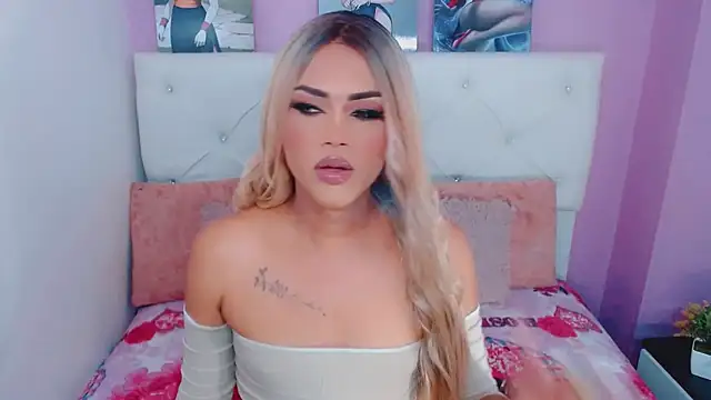 Snapshot of Amanda_bigx chatting on 02-14-26, 07:05 Amanda bigx online show from 02-14-26, 07:05