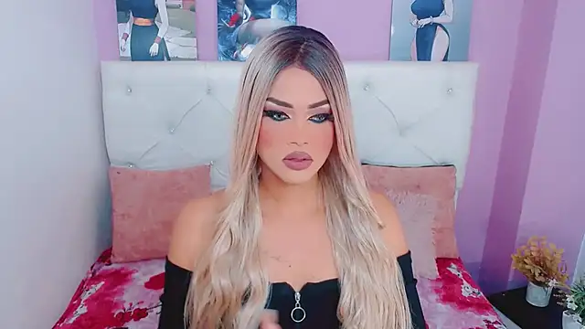 Snapshot of Amanda_bigx chatting on 02-21-26, 06:47 Amanda bigx online show from 02-21-26, 06:47