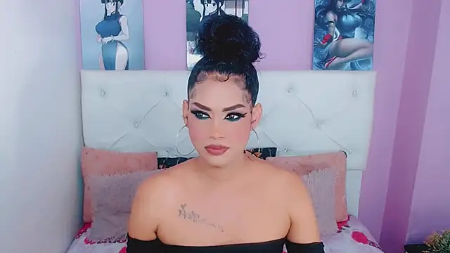 Snapshot of Amanda_bigx chatting on 03-24-26, 05:45 Amanda bigx online show from 03-24-26, 05:45